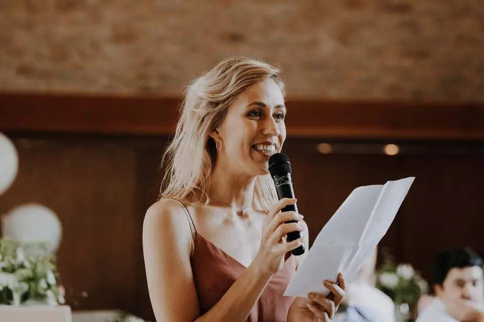 Ultimate Maid of Honour Speech: 6 Power Tips on How to Prepare - HenFree